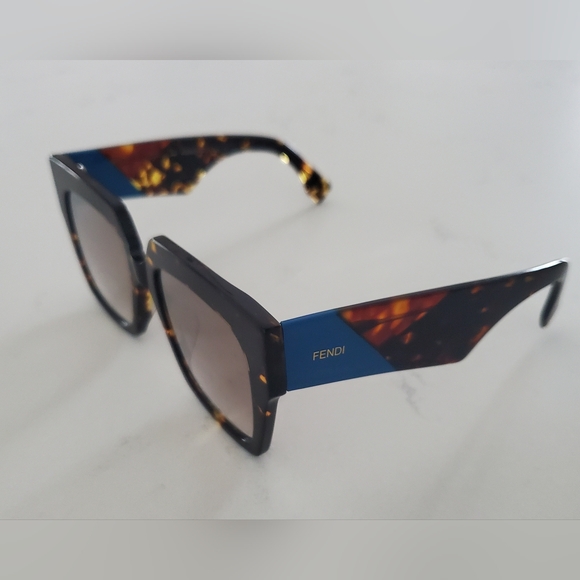 Fendi 0263/S 086FQ Oversized Tortoise  Women\'s Sunglasses main image 5